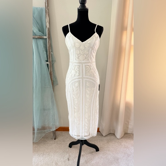 NWT lulus White Sequin Embroidered Side Slit Midi Dress Large - Picture 5 of 10